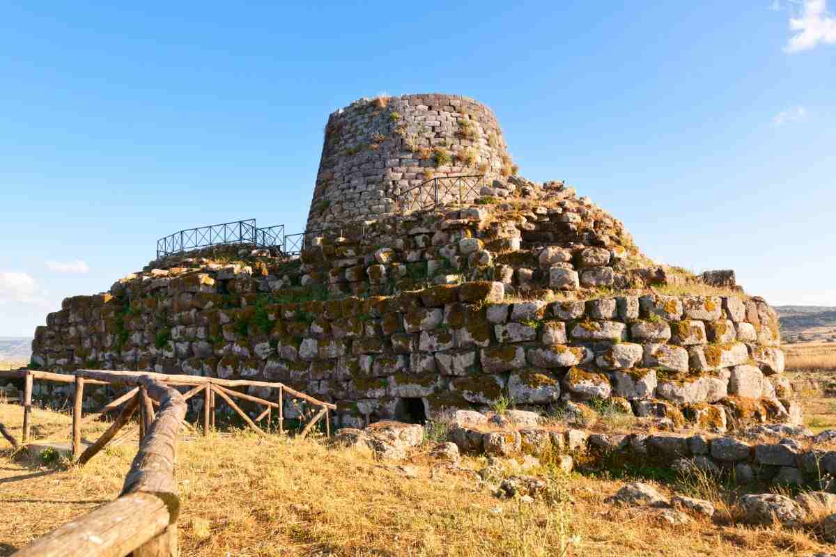 immagine di nuraghe sardo