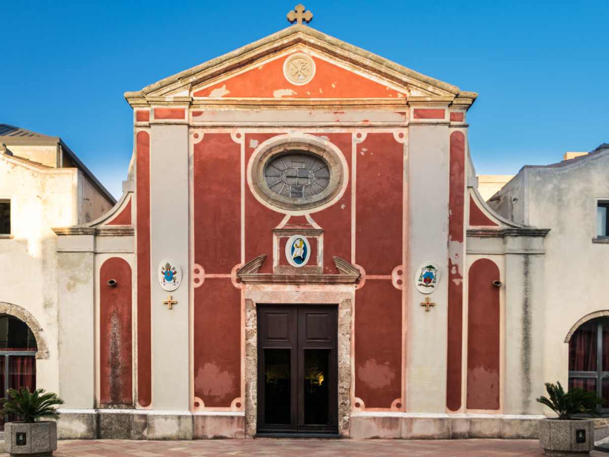 facciata della basilica di sant'antioco martire