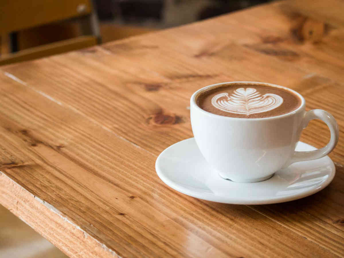 Tazzina di caffè con latte