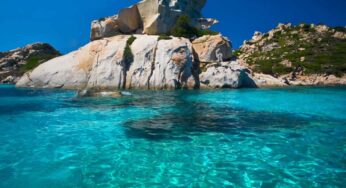 Altro che Maldive: puoi trovare delle spiagge paradisiache e acque cristalline anche in Sardegna; ecco dove